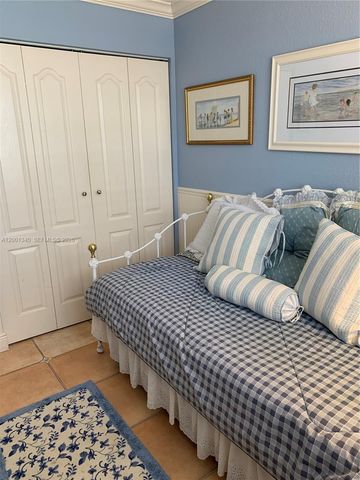 2555 Collins Ave 711, Miami Beach, FL 33140