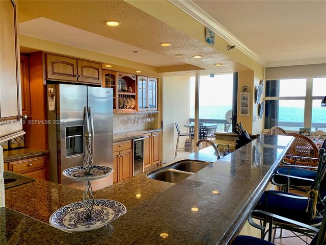 2555 Collins Ave 711, Miami Beach, FL 33140