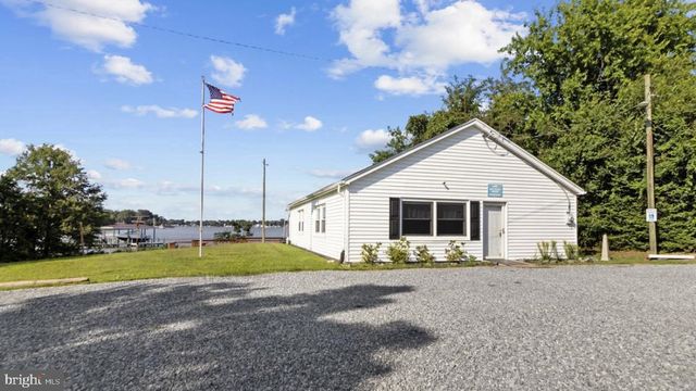 63 N CEDAR LN, Colonial Beach, VA 22443