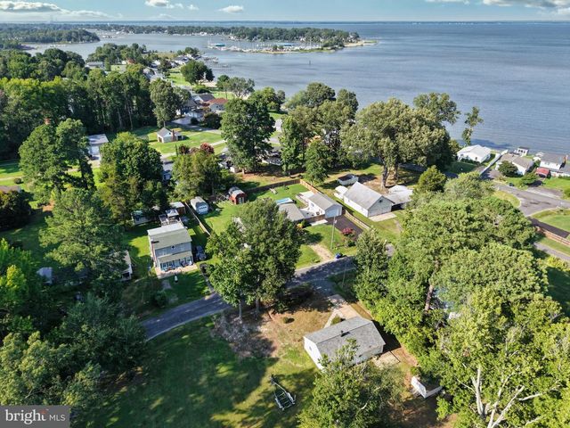 63 N CEDAR LN, Colonial Beach, VA 22443
