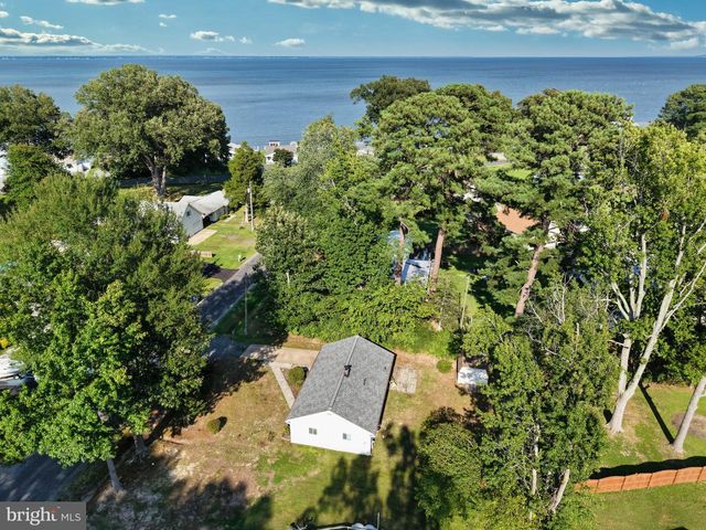 63 N CEDAR LN, Colonial Beach, VA 22443