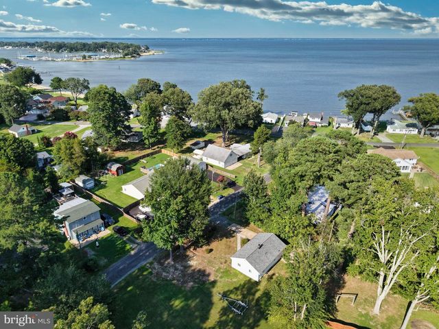 63 N CEDAR LN, Colonial Beach, VA 22443