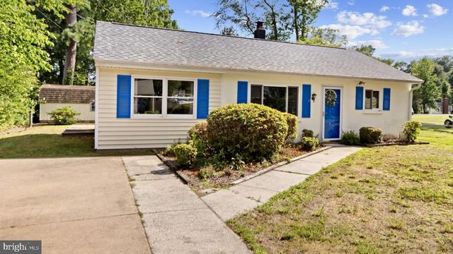 63 N CEDAR LN, Colonial Beach, VA 22443
