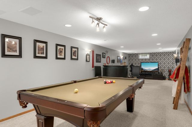3407 Payne Avenue, Vadnais Heights, MN 55127