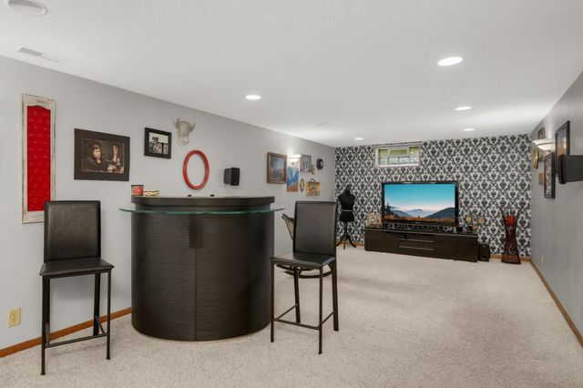 3407 Payne Avenue, Vadnais Heights, MN 55127