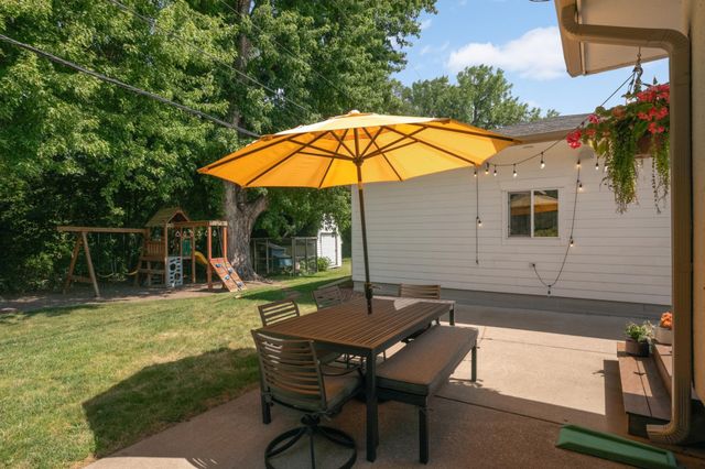3407 Payne Avenue, Vadnais Heights, MN 55127