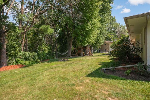 3407 Payne Avenue, Vadnais Heights, MN 55127