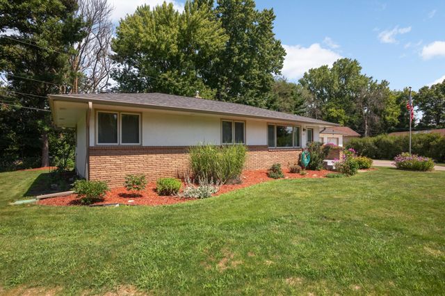 3407 Payne Avenue, Vadnais Heights, MN 55127