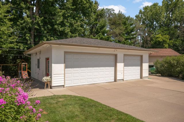 3407 Payne Avenue, Vadnais Heights, MN 55127