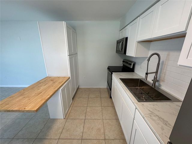 215 PARK BOULEVARD S A, Venice, FL 34285