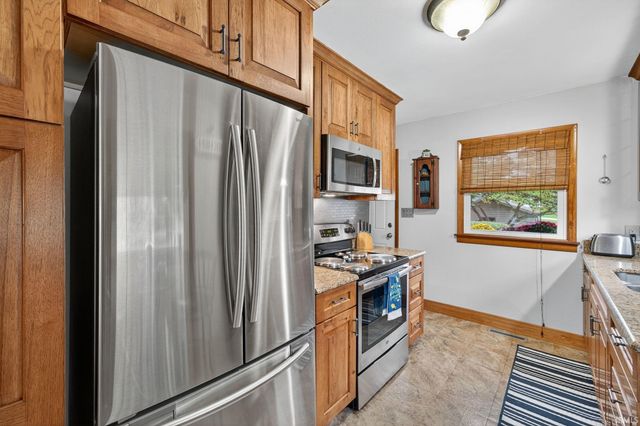 11571 Riverview Boulevard, Osceola, IN 46561