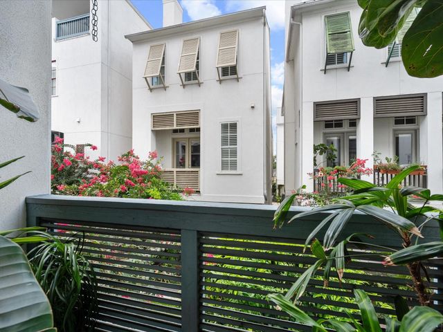 249 E 27th Street, Houston, TX 77008