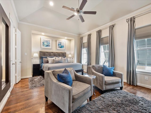 249 E 27th Street, Houston, TX 77008