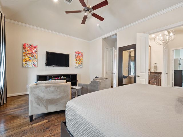 249 E 27th Street, Houston, TX 77008