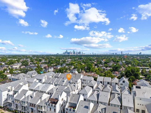 249 E 27th Street, Houston, TX 77008