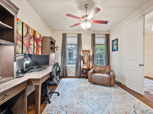 249 E 27th Street, Houston, TX 77008