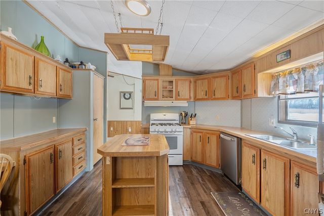 5975 East Pine Grove Road, Cicero, NY 13039