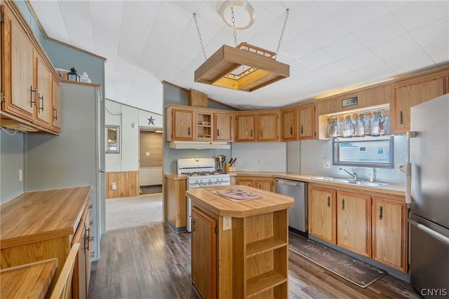 5975 East Pine Grove Road, Cicero, NY 13039