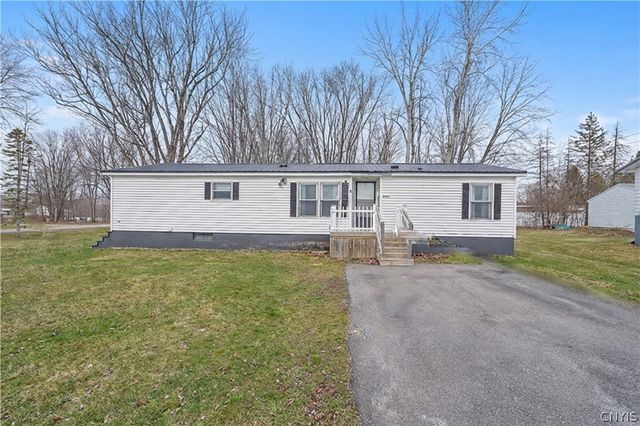 5975 East Pine Grove Road, Cicero, NY 13039