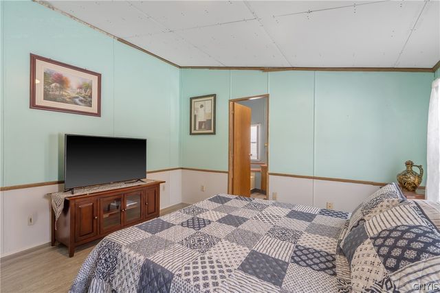 5975 East Pine Grove Road, Cicero, NY 13039