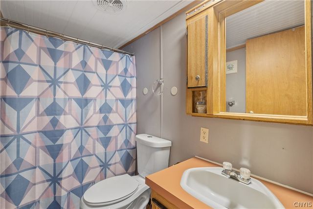 5975 East Pine Grove Road, Cicero, NY 13039