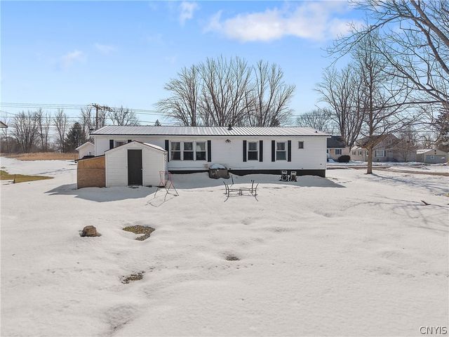 5975 East Pine Grove Road, Cicero, NY 13039