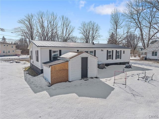 5975 East Pine Grove Road, Cicero, NY 13039