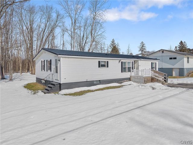 5975 East Pine Grove Road, Cicero, NY 13039