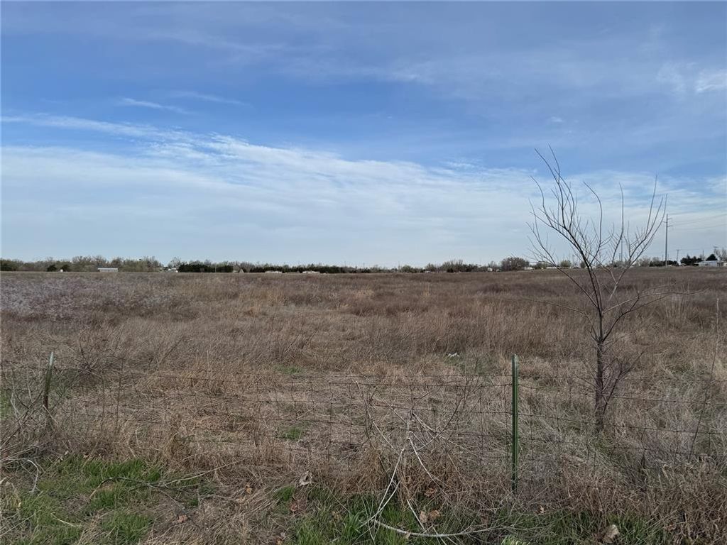 1 W Cimarron Boulevard, Crescent, OK 73028