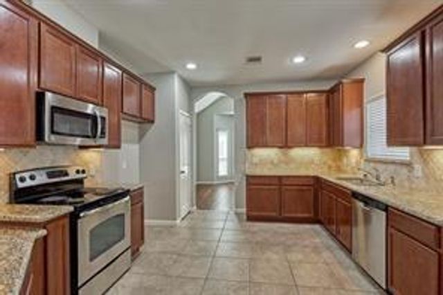 10022 Elkwood Glen Lane, Tomball, TX 77375