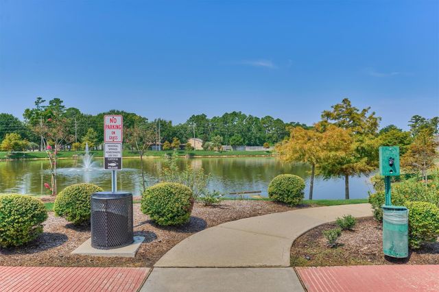 10022 Elkwood Glen Lane, Tomball, TX 77375