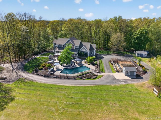 2 White Horse Road, Middletown, NY 10940