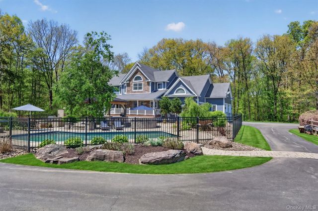 2 White Horse Road, Middletown, NY 10940