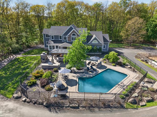2 White Horse Road, Middletown, NY 10940
