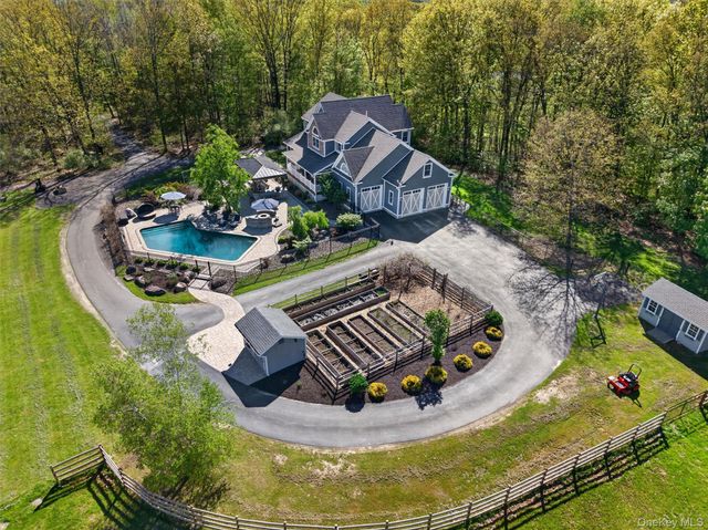 2 White Horse Road, Middletown, NY 10940