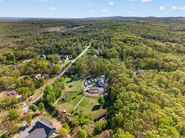 2 White Horse Road, Middletown, NY 10940