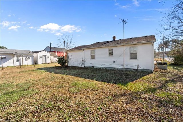 2008 Holland RD, Suffolk, VA 23434