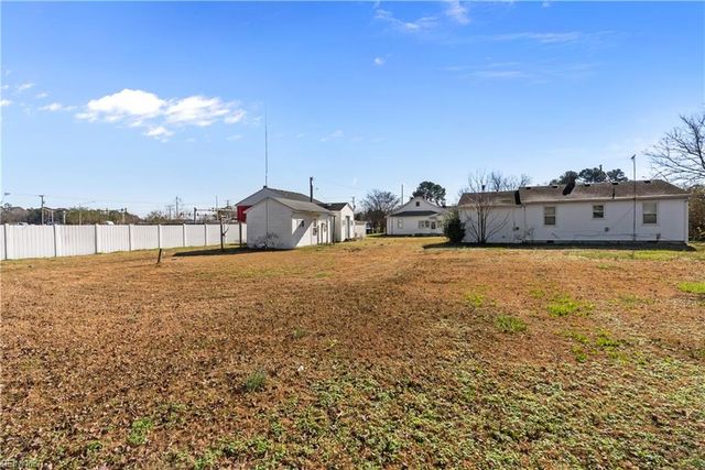 2008 Holland RD, Suffolk, VA 23434