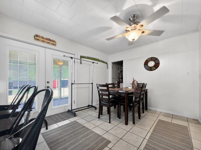 100 Martin St, Naples, TX 75568