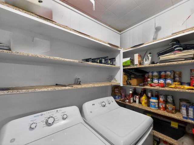 100 Martin St, Naples, TX 75568