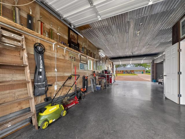 100 Martin St, Naples, TX 75568