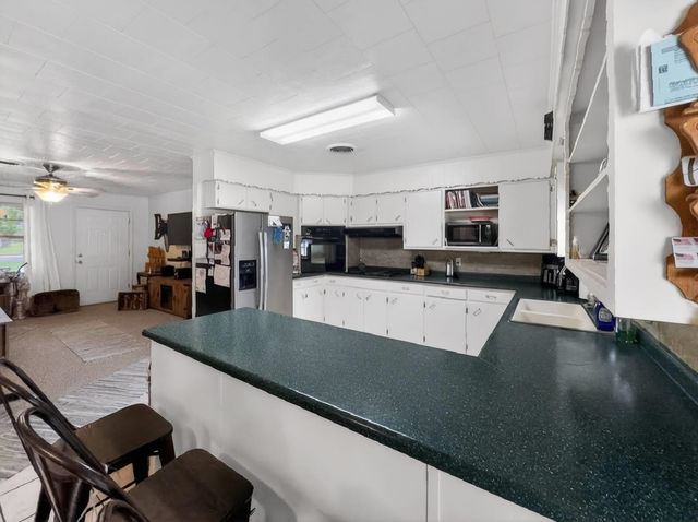 100 Martin St, Naples, TX 75568