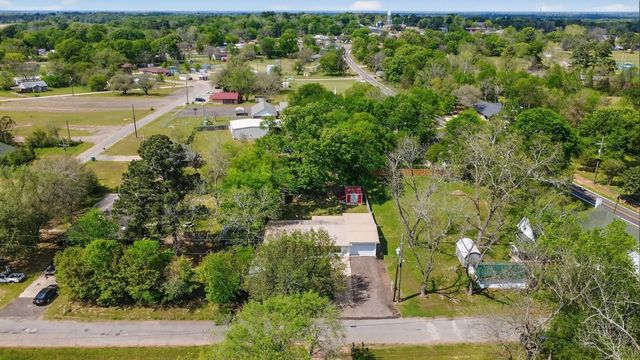 100 Martin St, Naples, TX 75568