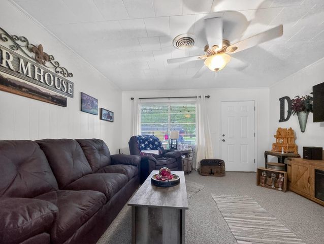 100 Martin St, Naples, TX 75568