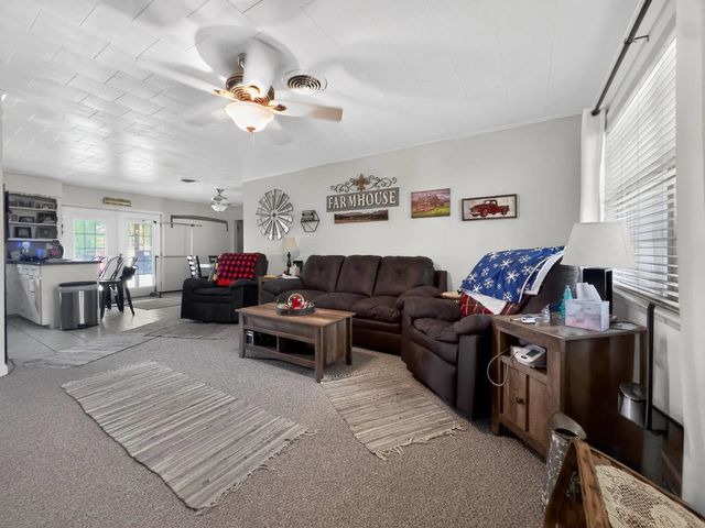 100 Martin St, Naples, TX 75568