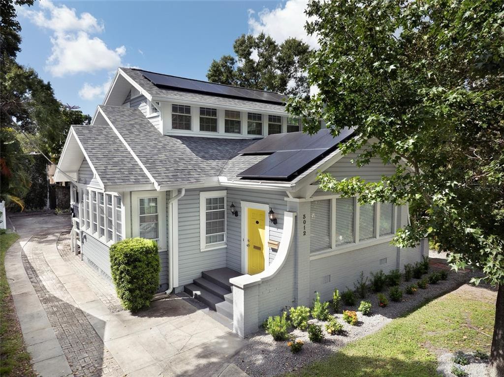 Image 2 of property listing at 3012 W SITIOS STREET, Tampa, FL 33629