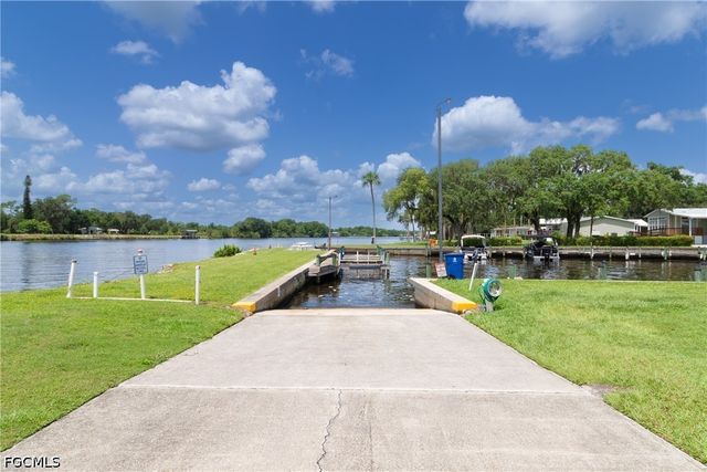 9 Dill ST, Alva, FL 33920