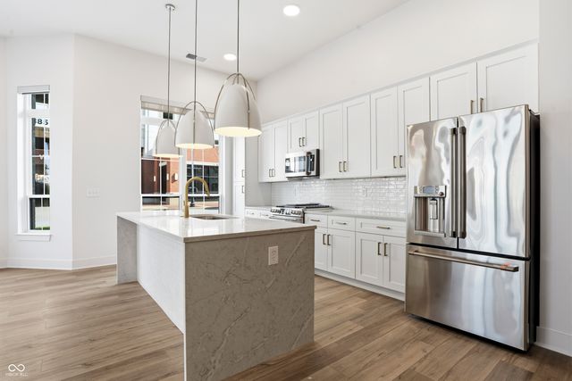 925 Veterans Way 105, Carmel, IN 46032