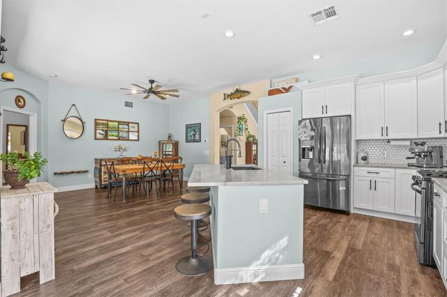 460 DENISE STREET, Tarpon Springs, FL 34689