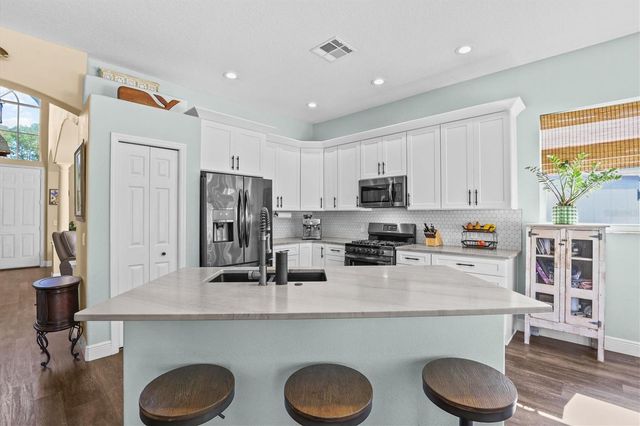 460 DENISE STREET, Tarpon Springs, FL 34689